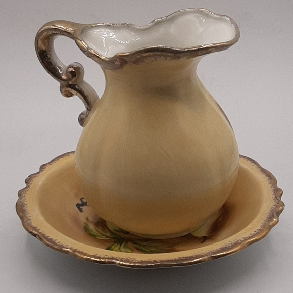 Vintage Washbasin Pitcher Jug and Bowl Made in Japan Farmhouse Smaller Size - Picture 3 of 10